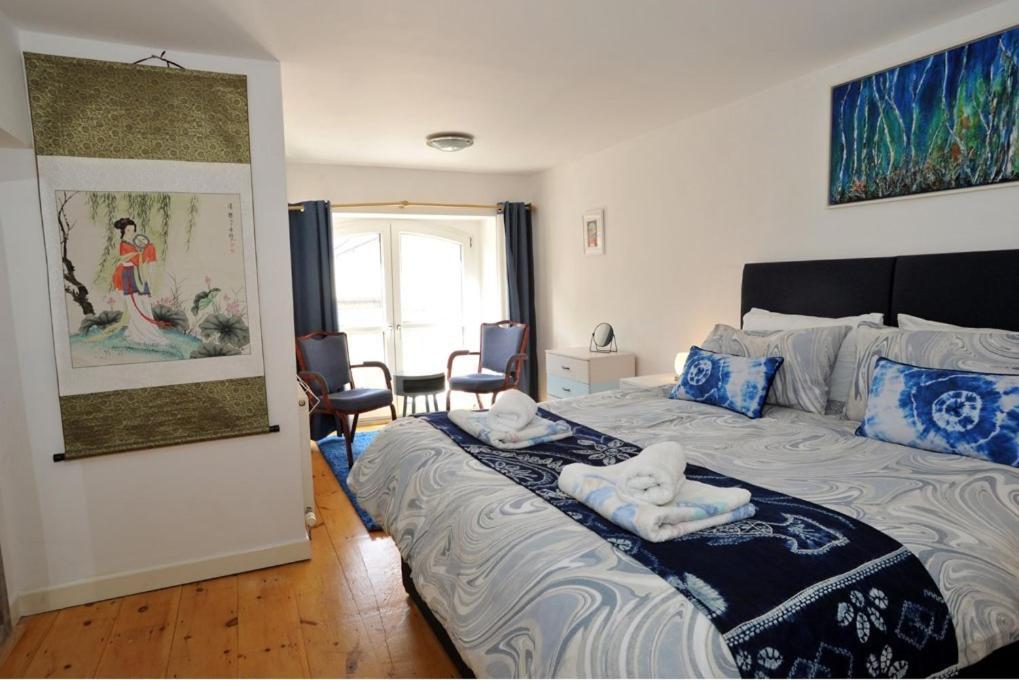 Mary Lyth - West Cliff With Parking Apartment Whitby
